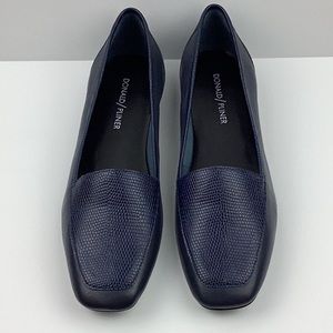 NWOT Navy Blue Nautical Doris Lizard Embossed Loafer Donald Pliner Size 8